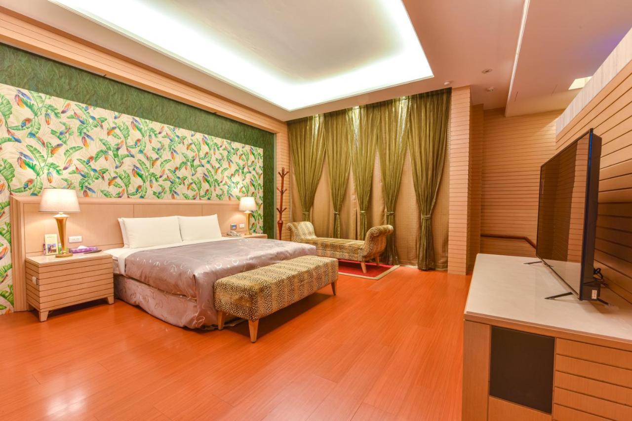 Purple Garden Motel Kaohsiung Exteriör bild